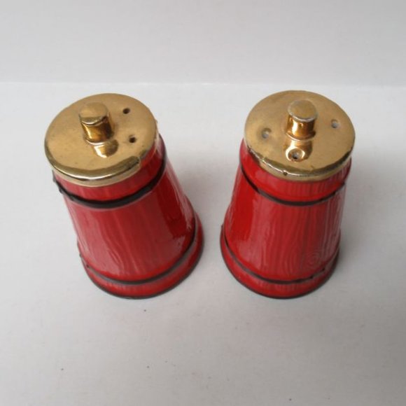 Regal China RED CHURN 3 3/4 Inch Salt and Pepper Shakers, Pair - Picture 3 of 4